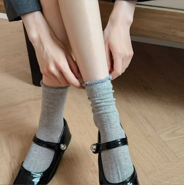 Vớ xám viền