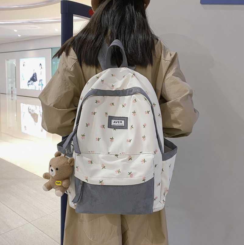 Balo mini kèm charm - Dễ thương hết nấc