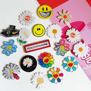 Pin cài nhựa