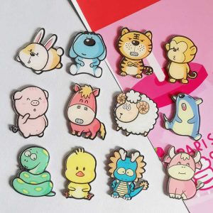 Pin cài nhựa
