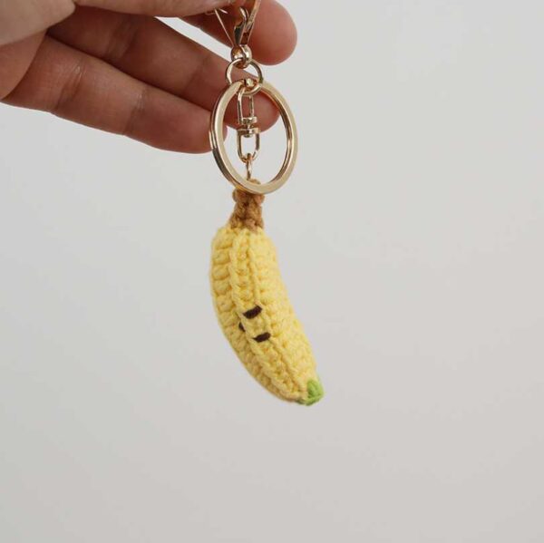 Móc khóa chuối đan