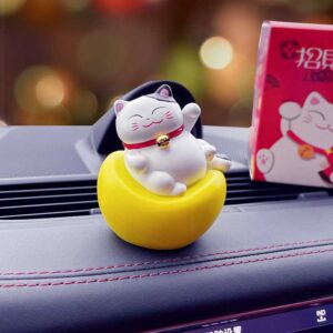 Tượng mèo may mắn