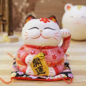 Mèo may mắn hường