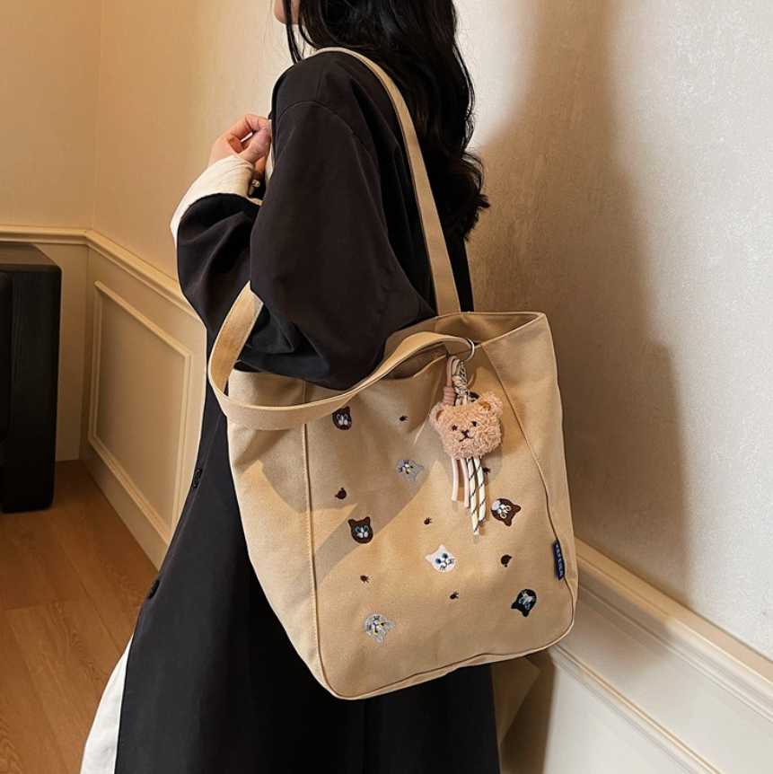 Tote mèo thêu kèm móc khóa 4 Tote mèo thêu kèm móc khóa - Ảnh 4