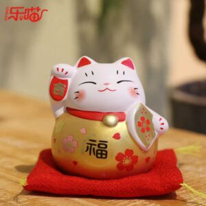 Mèo may mắn NHAM