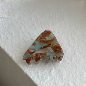 Kẹp tóc xà cừ tam giác lệch