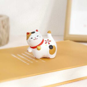 Mèo may mắn đính ngọc