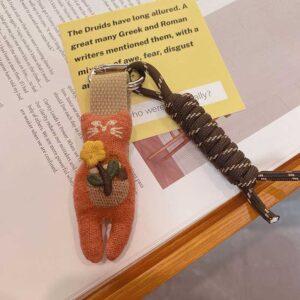 Móc khóa handmade mèo bông hoa