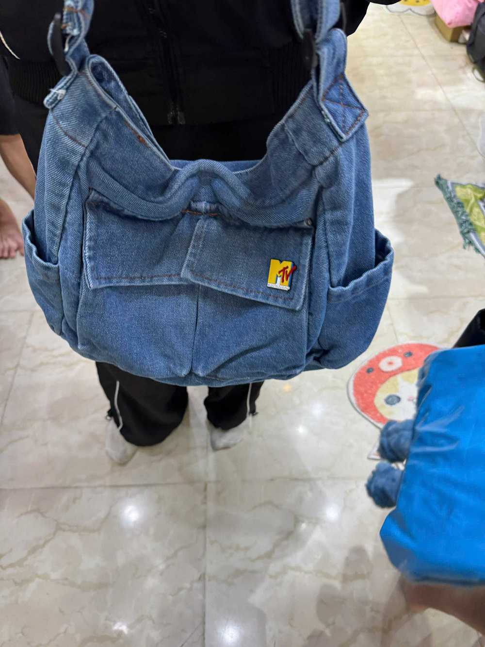 Khách hàng trang trí túi 6 Khách hàng trang trí túi - Ảnh 6