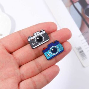 Pin cài trang trí túi, balo, áo, nón… máy ảnh