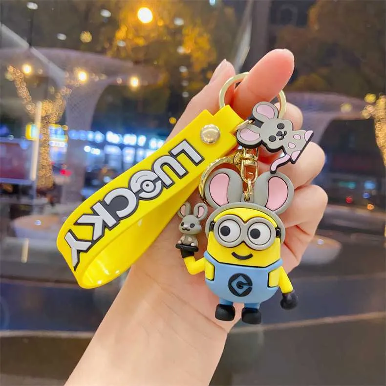 Móc khóa minion mặc đồ chuột