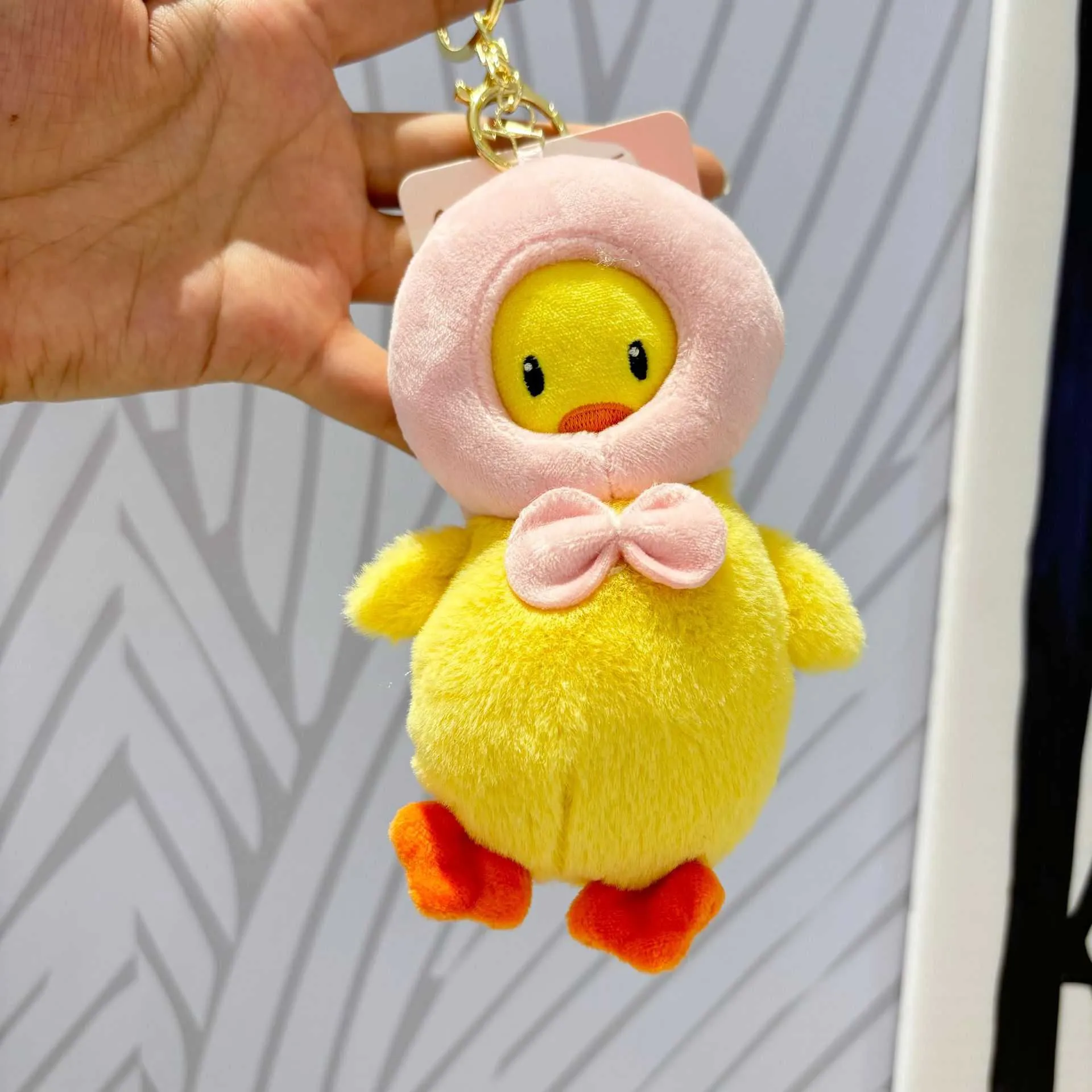 Móc khóa vịt đội mũ