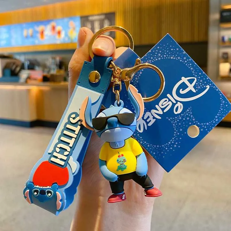 Móc khóa stitch đeo kính