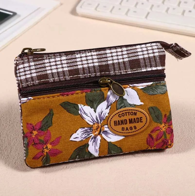 Ví nhỏ hoa nâu